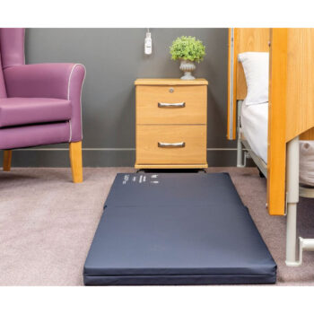 cmatw double fold call nurse crash mat v02